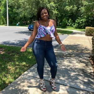 Meet your Posher, Della